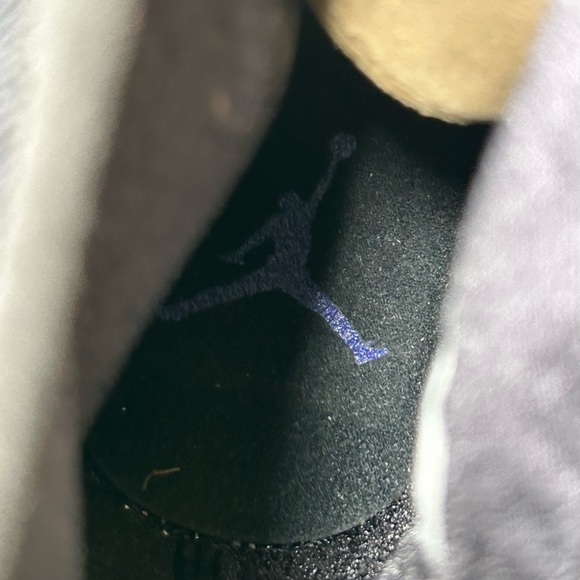 Nike Air Jordan 1 Retro Ultra High Shoes - Picture 5 of 8